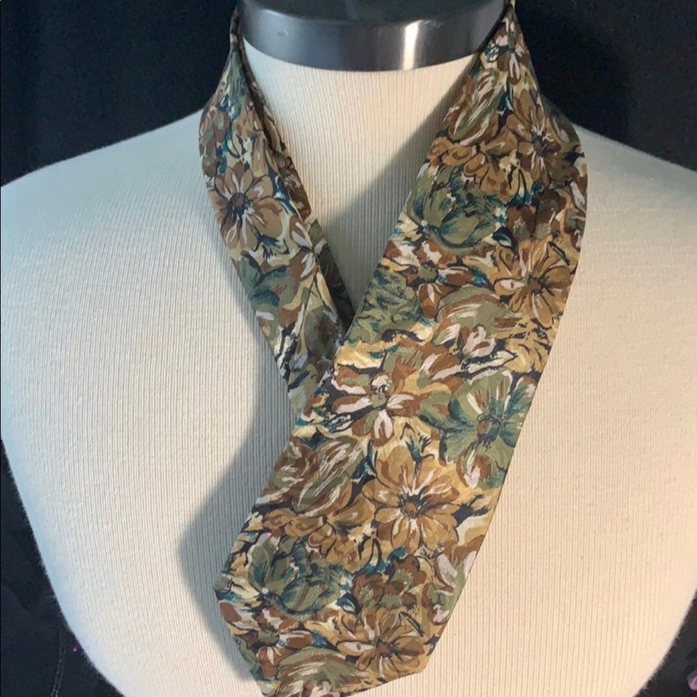 Vintage Surrey yellow green floral tie